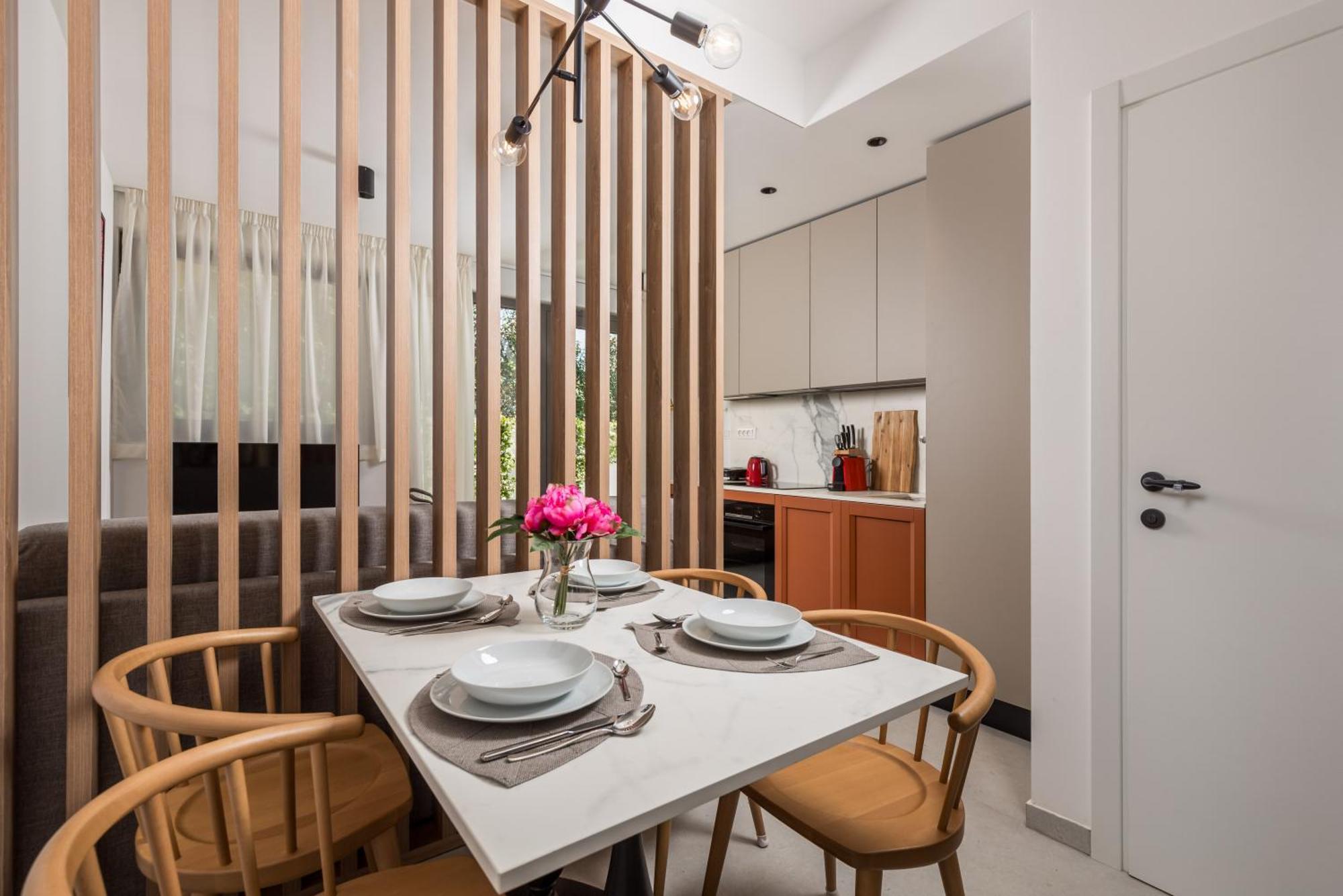 Apartmani Vila Mara M 1 Heated Pool 오미살즈 외부 사진