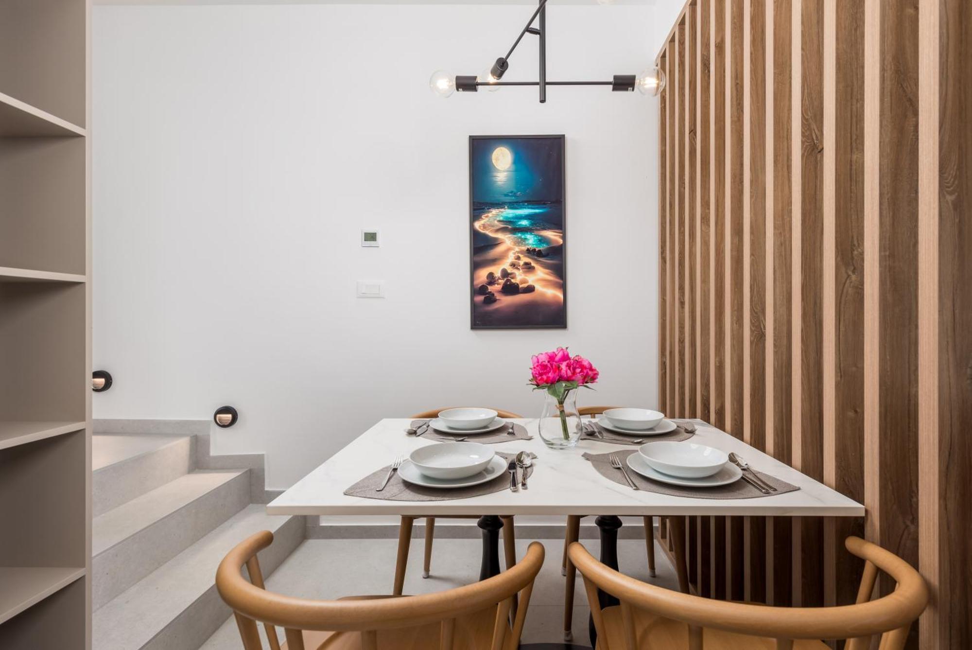 Apartmani Vila Mara M 1 Heated Pool 오미살즈 외부 사진